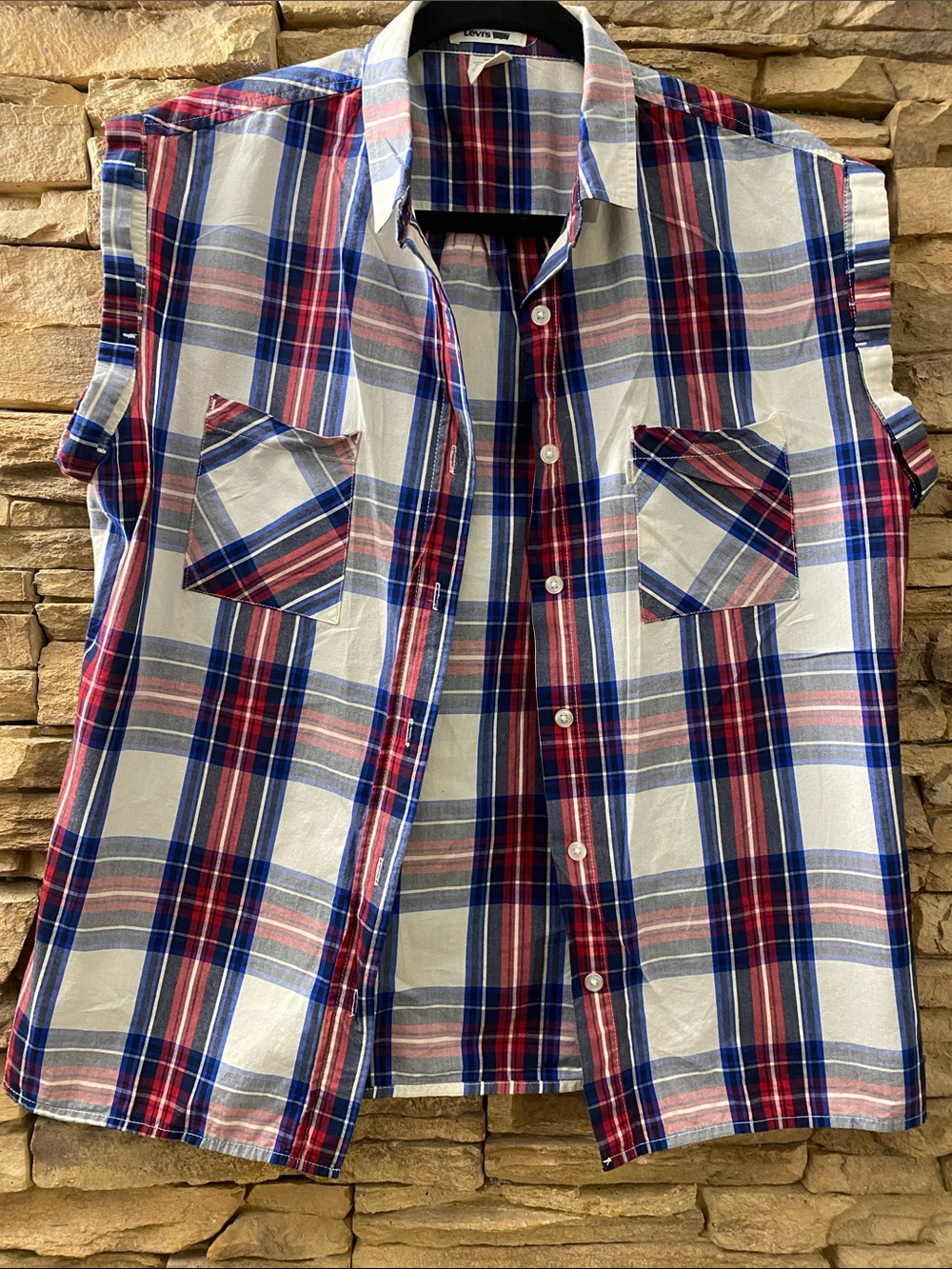 Levi’s Red White and Blue Plaid Sleeveless Button Down Shirt Medium